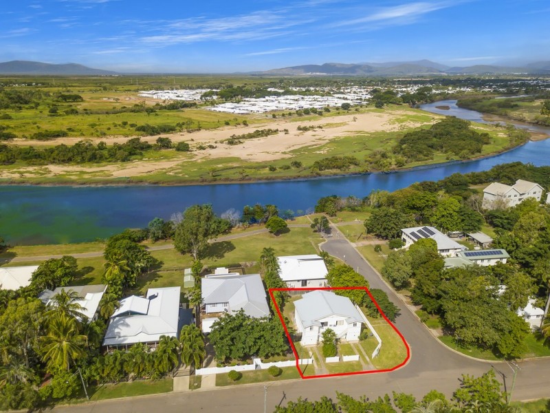 1 and 2/9 Whyte Street, Hermit Park QLD 4812