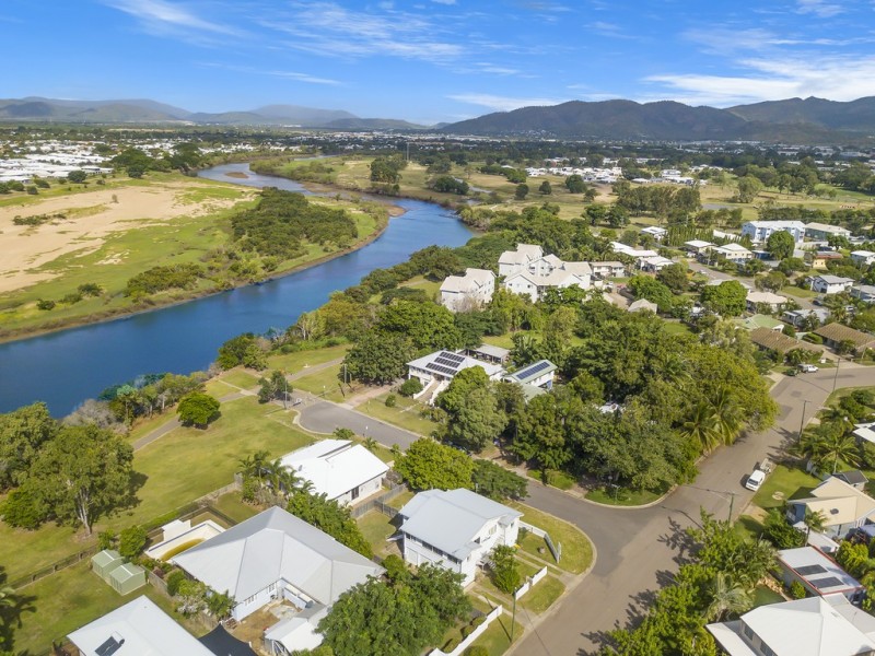 1 and 2/9 Whyte Street, Hermit Park QLD 4812