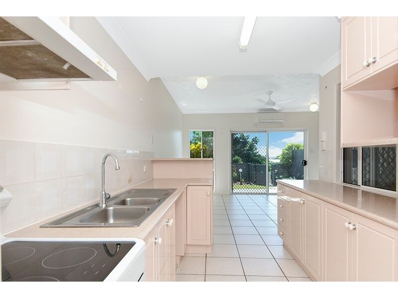 2/316 Stanley Street, North Ward QLD 4810