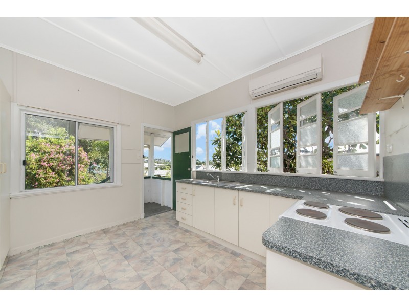 54 Landsborough Street, North Ward QLD 4810