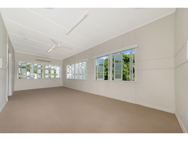 54 Landsborough Street, North Ward QLD 4810