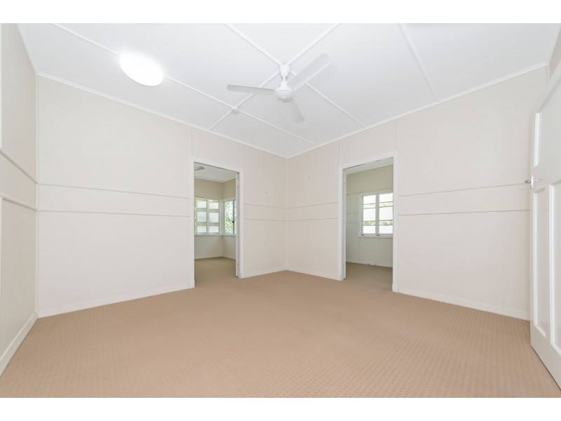 54 Landsborough Street, North Ward QLD 4810