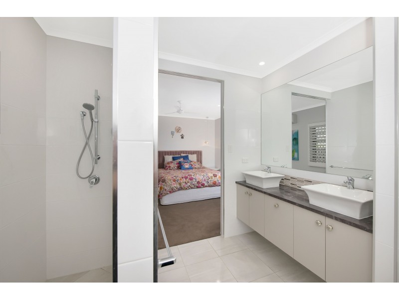 16-18 Marquise Circuit, Burdell QLD 4818