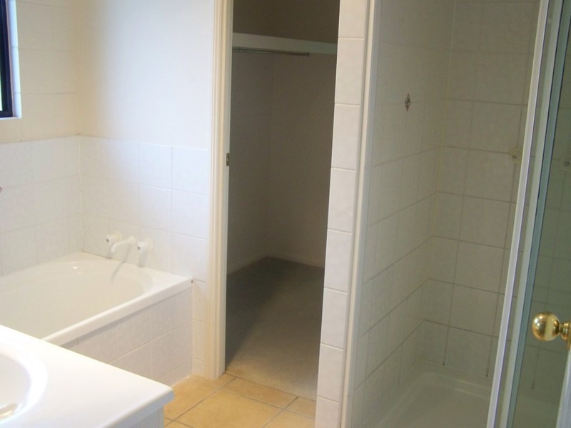 16 Kinnardy Street, Burdell QLD 4818