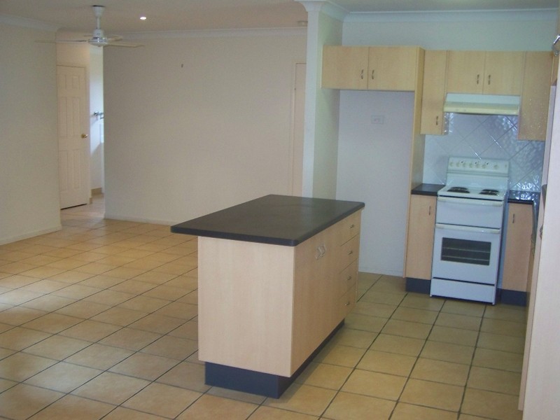 16 Kinnardy Street, Burdell QLD 4818