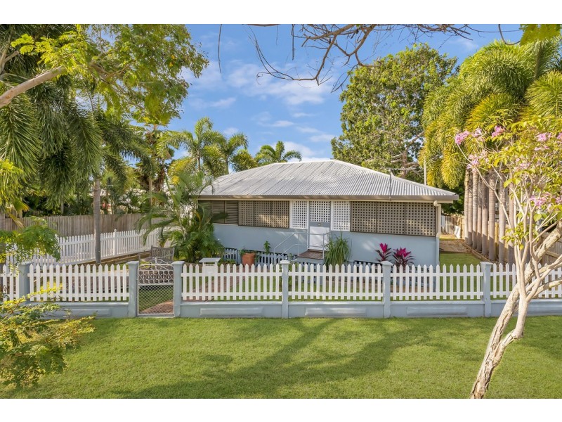 33 First Avenue, Railway Estate QLD 4810