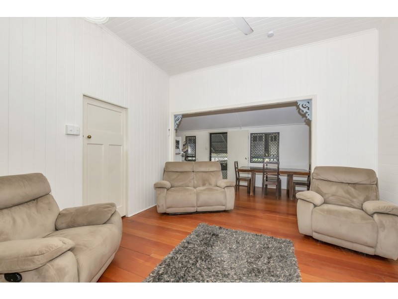 33 First Avenue, Railway Estate QLD 4810