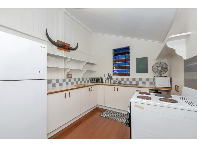 33 First Avenue, Railway Estate QLD 4810