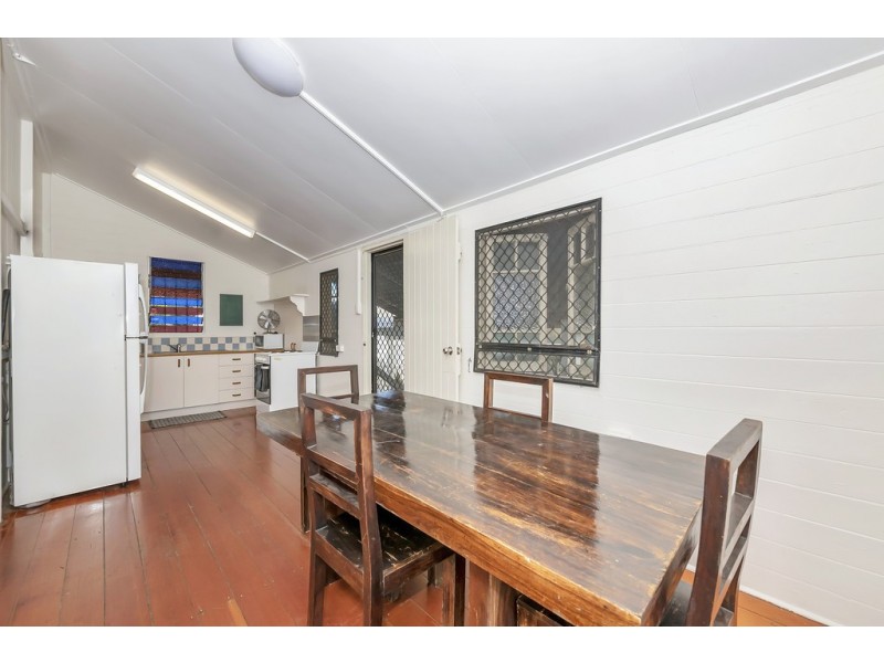 33 First Avenue, Railway Estate QLD 4810