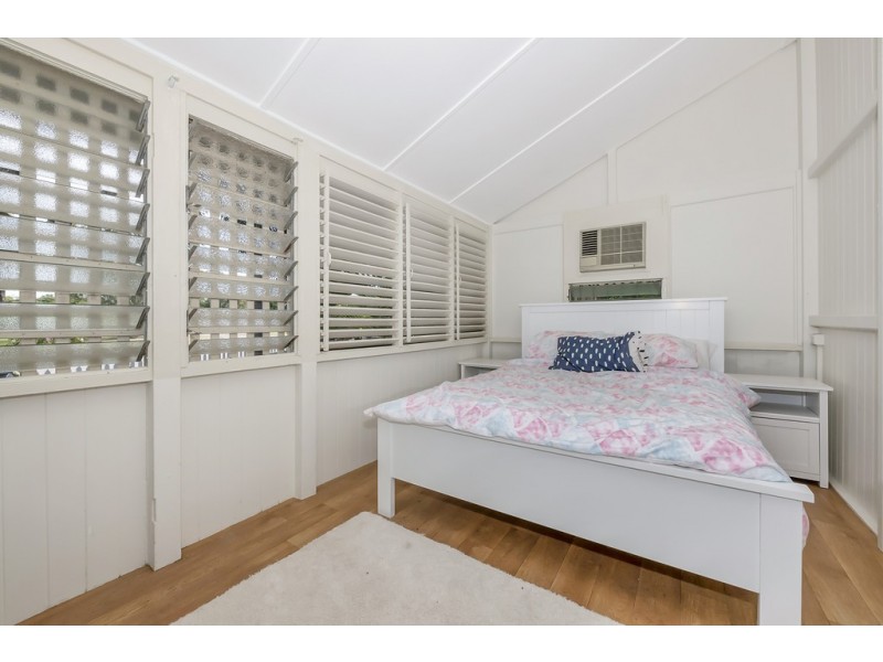 33 First Avenue, Railway Estate QLD 4810