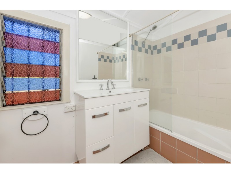 33 First Avenue, Railway Estate QLD 4810