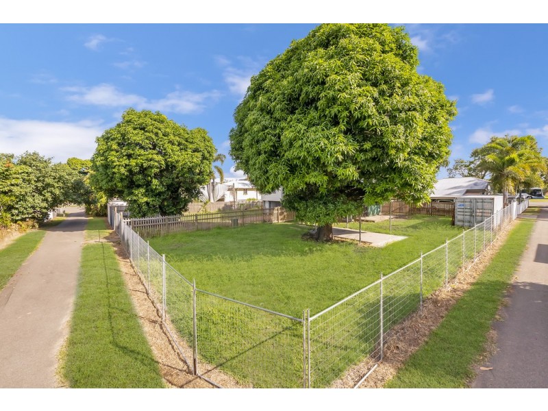 33 First Avenue, Railway Estate QLD 4810