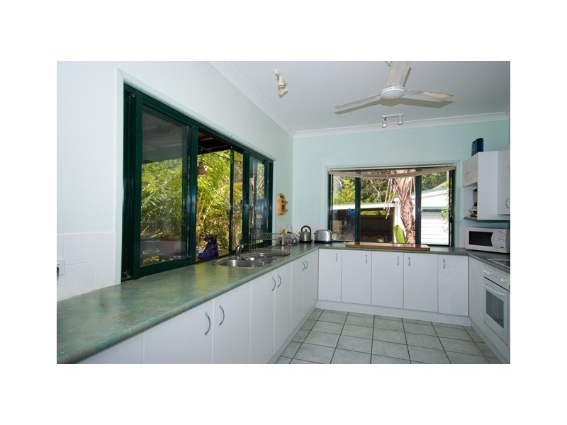8 Colleen Street, Magnetic Island QLD 4819