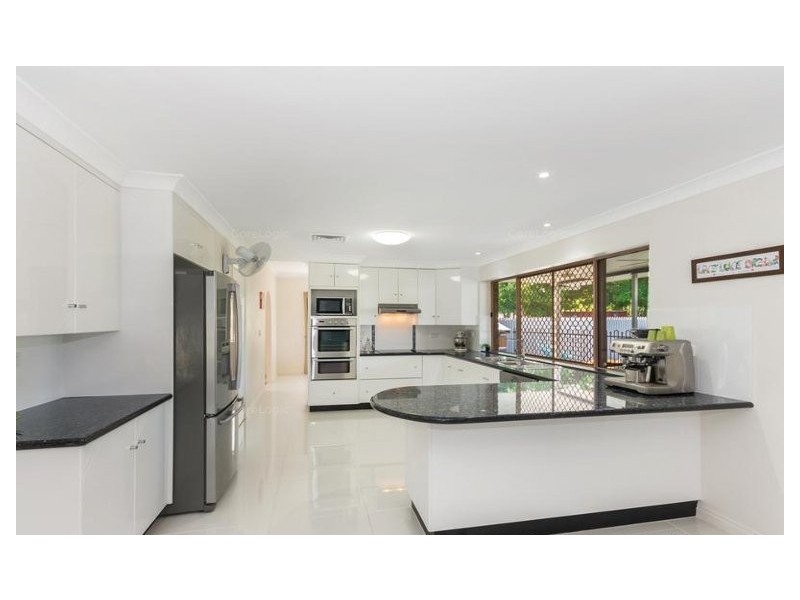 8 Winifred Street, Mundingburra QLD 4812