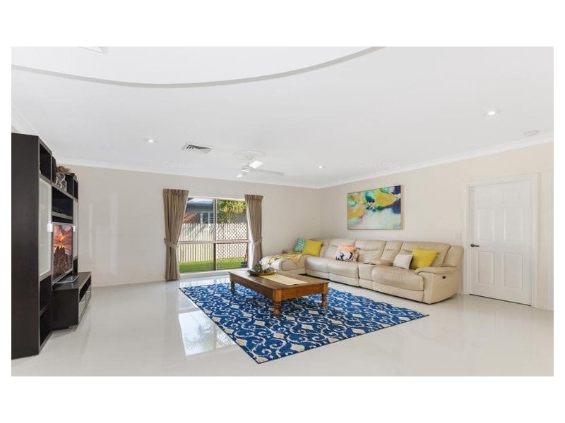 8 Winifred Street, Mundingburra QLD 4812