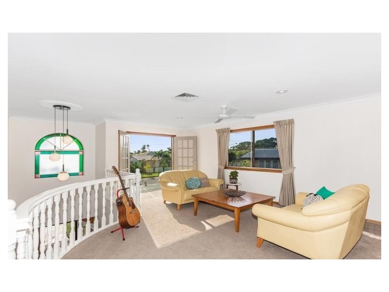 8 Winifred Street, Mundingburra QLD 4812