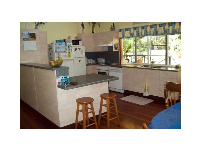 11 Winifred Street, Magnetic Island QLD 4819