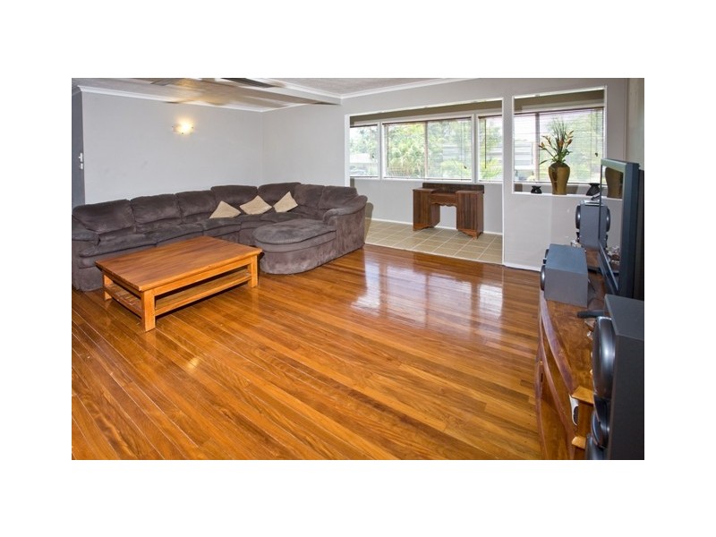 27 Bultarra Crescent, Kirwan QLD 4817
