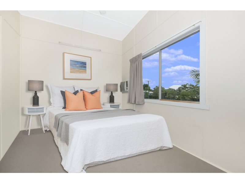 2/9 Whyte Street, Hermit Park QLD 4812