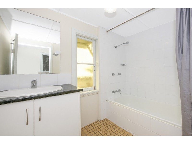 2/9 Whyte Street, Hermit Park QLD 4812