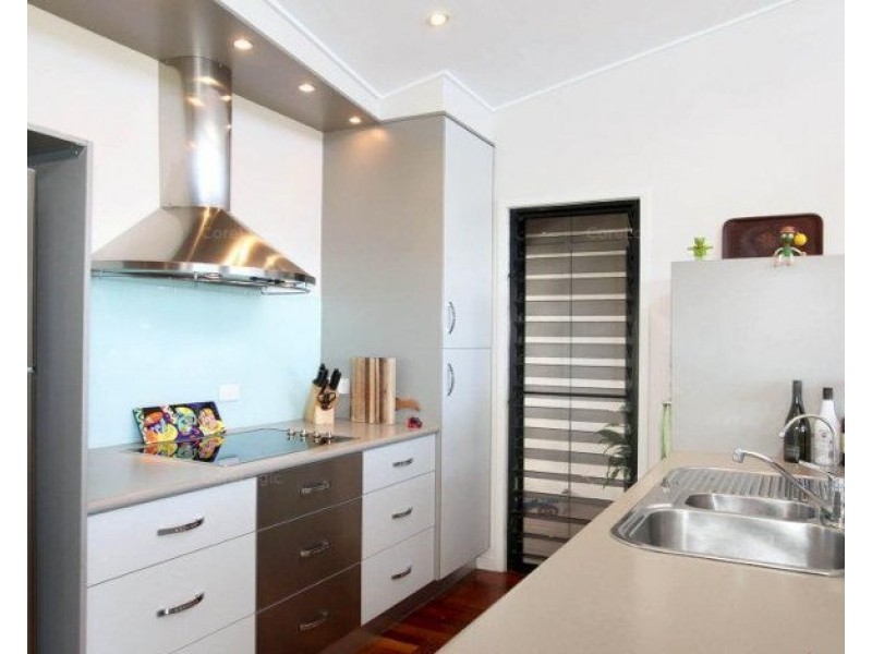 2 Seaview Court, Castle Hill QLD 4810