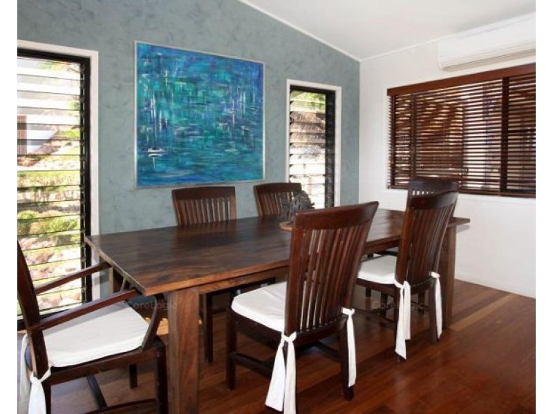 2 Seaview Court, Castle Hill QLD 4810