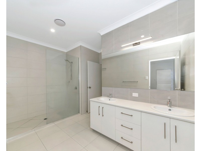 2/361 Flinders Street, Townsville City QLD 4810