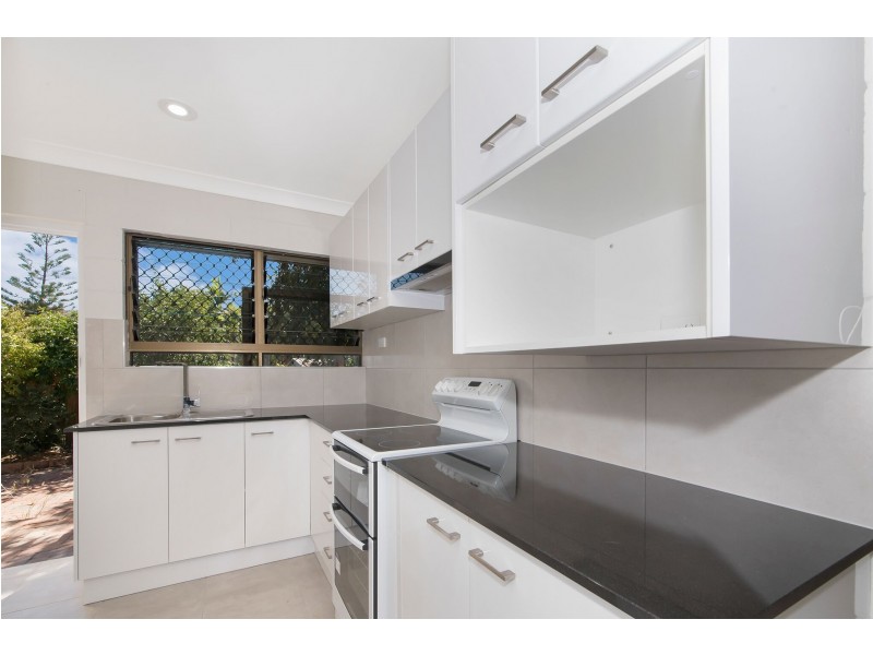 4/11-13 Hughes Street, Hermit Park QLD 4812