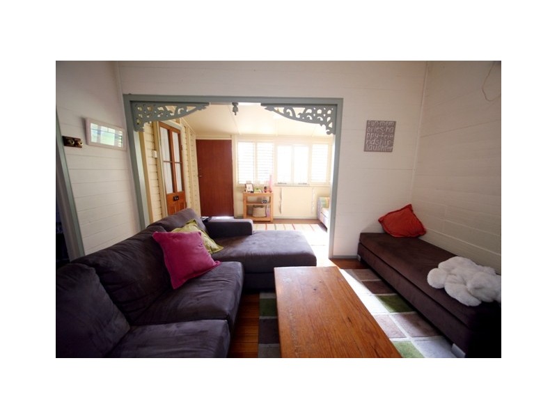 21 Ninth Avenue, Railway Estate QLD 4810