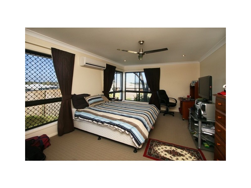 6 Platypus Street, Bushland Beach QLD 4818