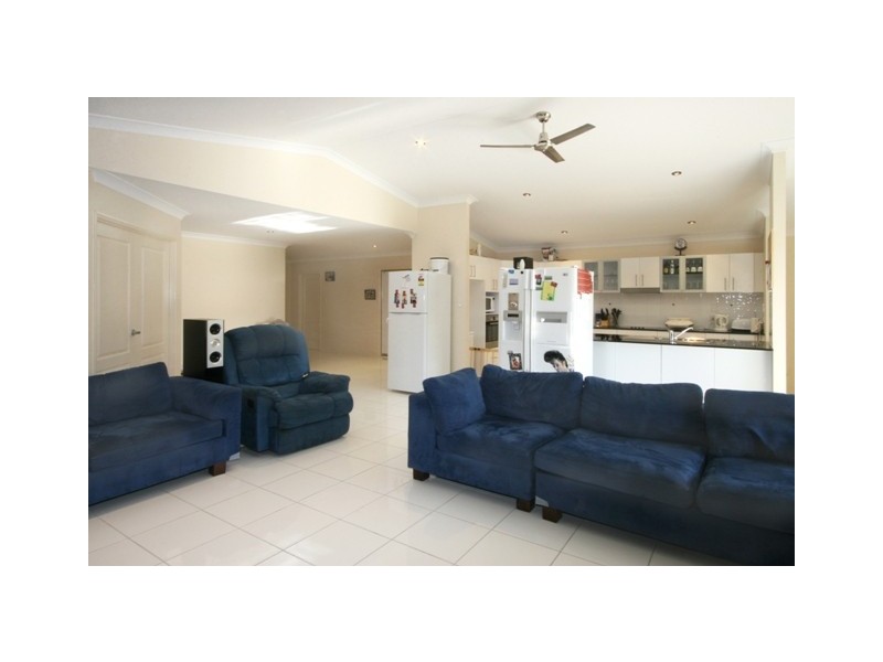 6 Platypus Street, Bushland Beach QLD 4818