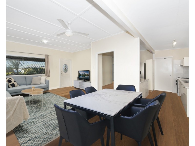 36 Montgomery Street, West End QLD 4810