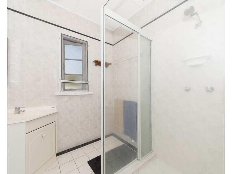 36 Montgomery Street, West End QLD 4810