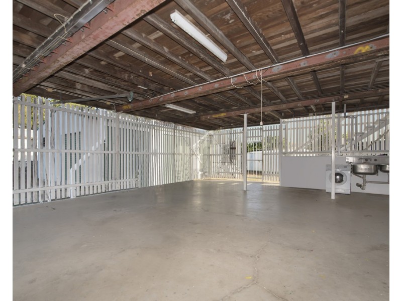 36 Montgomery Street, West End QLD 4810