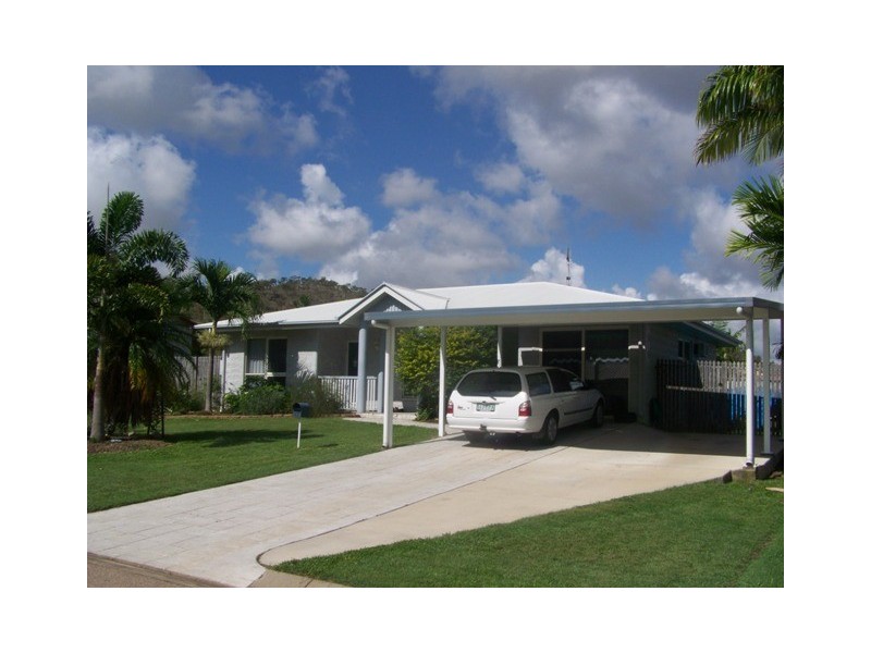 17 St Ives Street, Mount Louisa QLD 4814