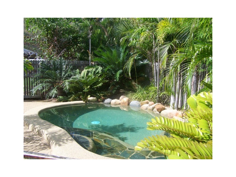 17 St Ives Street, Mount Louisa QLD 4814