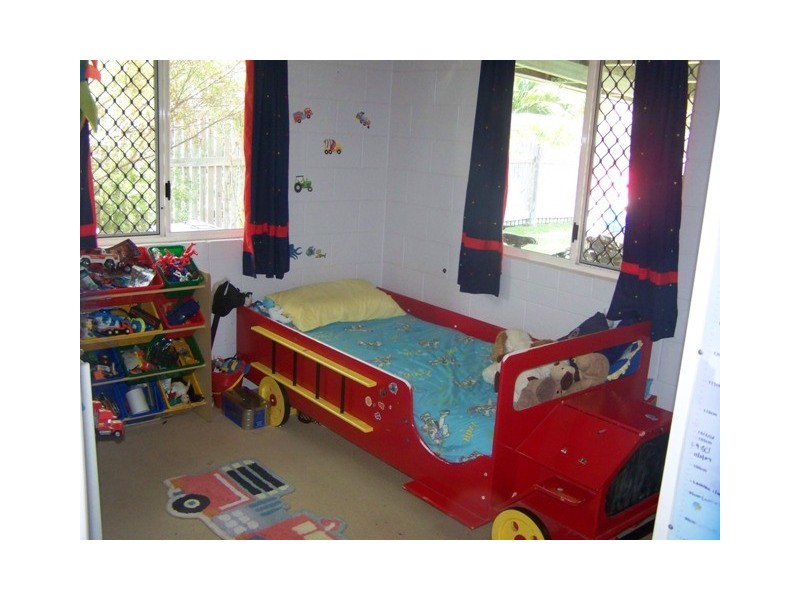 17 St Ives Street, Mount Louisa QLD 4814