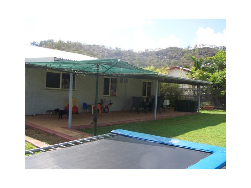 17 St Ives Street, Mount Louisa QLD 4814