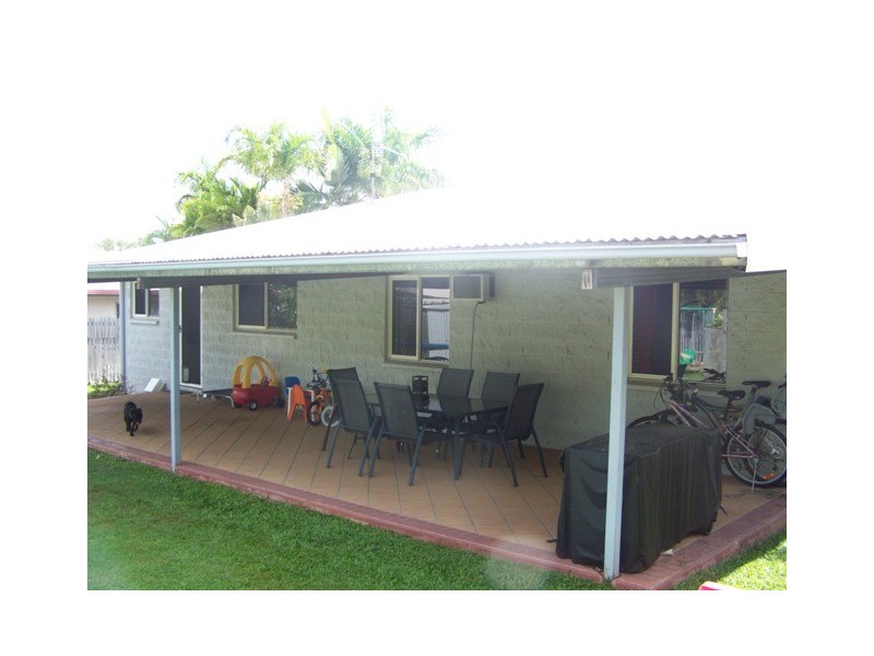 17 St Ives Street, Mount Louisa QLD 4814