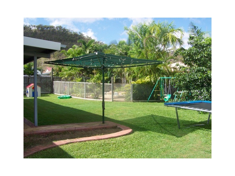 17 St Ives Street, Mount Louisa QLD 4814