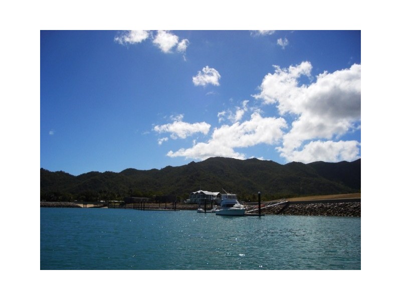 8  Terrace Place, Magnetic Island QLD 4819