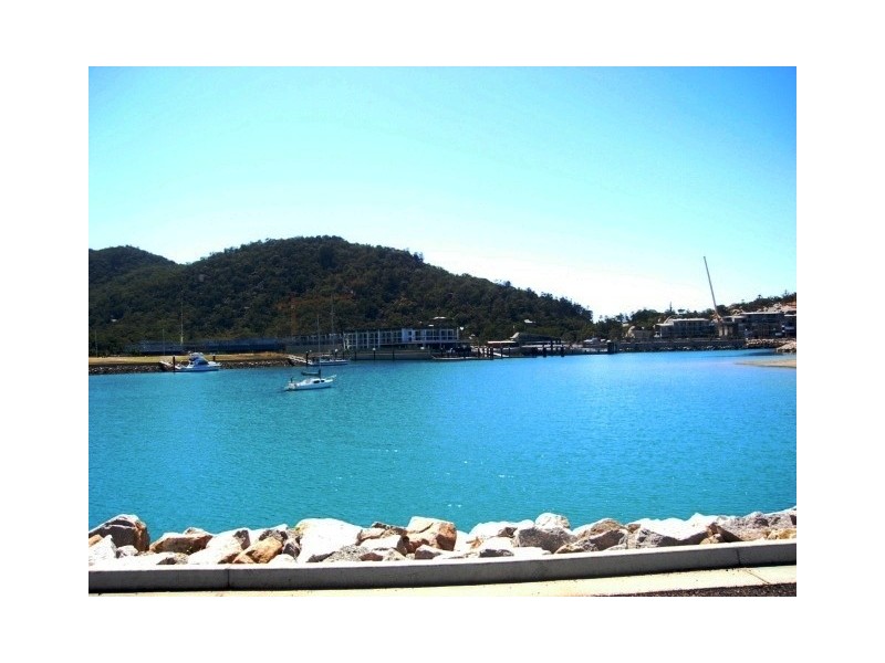 8  Terrace Place, Magnetic Island QLD 4819