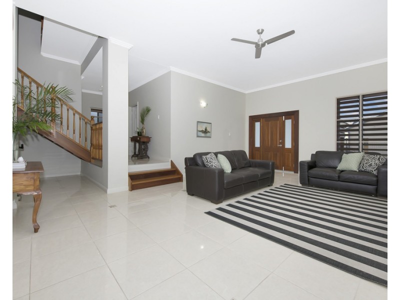 12 Stirling Drive, Castle Hill QLD 4810