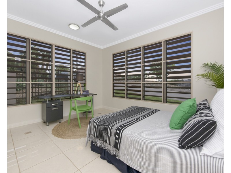 12 Stirling Drive, Castle Hill QLD 4810
