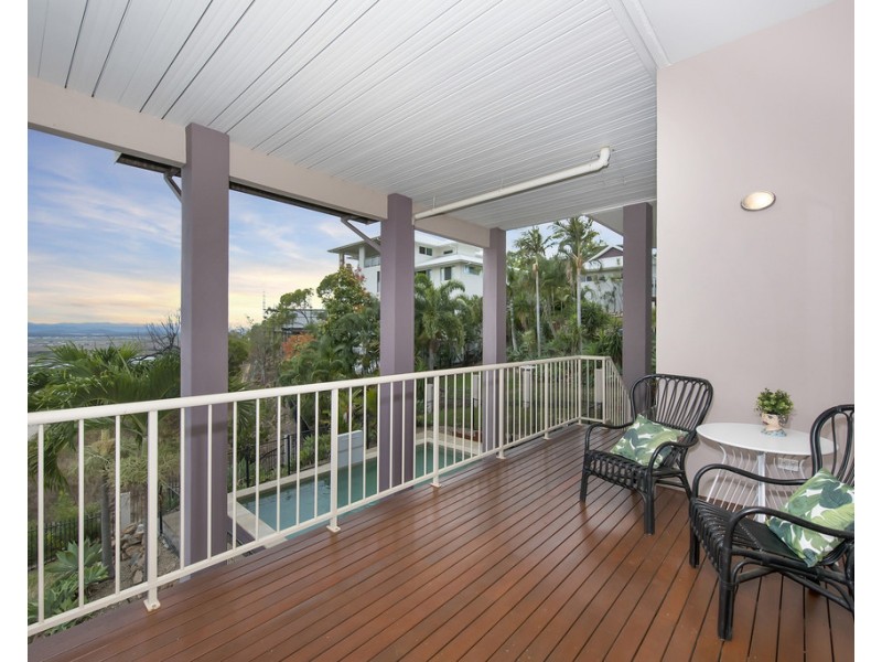 12 Stirling Drive, Castle Hill QLD 4810