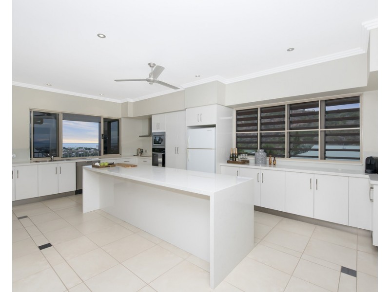 12 Stirling Drive, Castle Hill QLD 4810