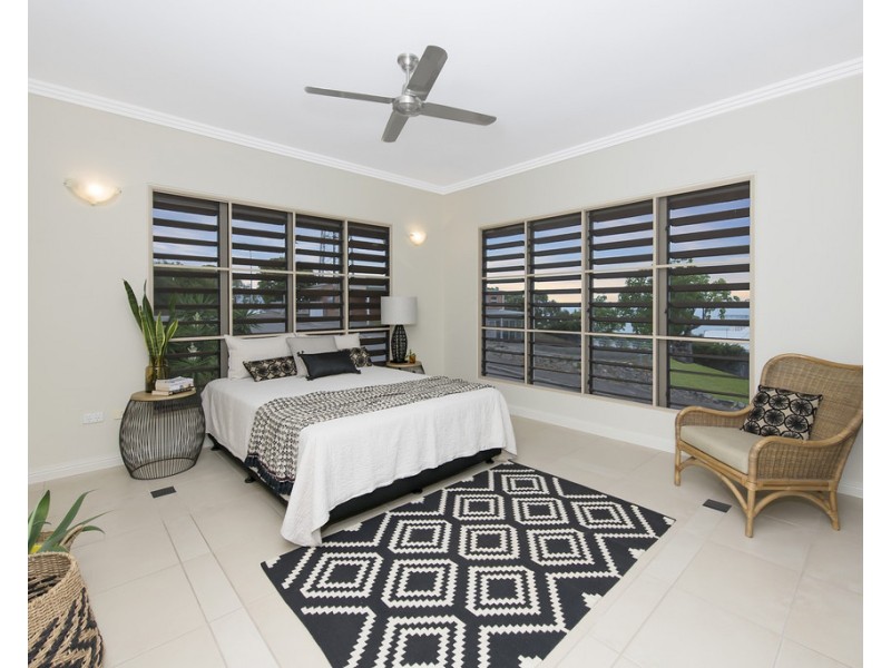 12 Stirling Drive, Castle Hill QLD 4810