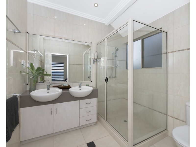 12 Stirling Drive, Castle Hill QLD 4810