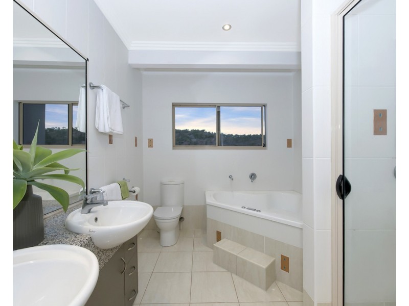 12 Stirling Drive, Castle Hill QLD 4810