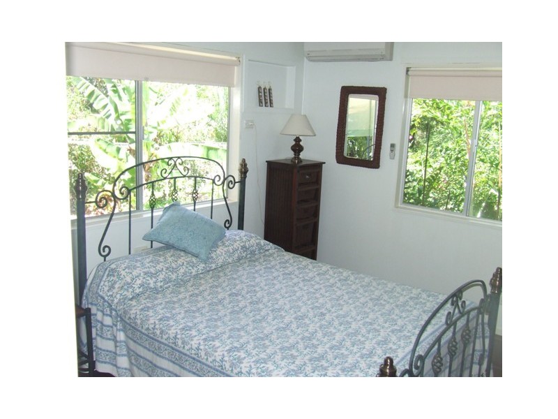 20 Sooning Street, Magnetic Island QLD 4819